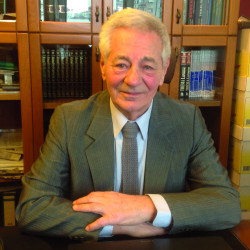 Prof. Dr. Özer Bekaroğlu